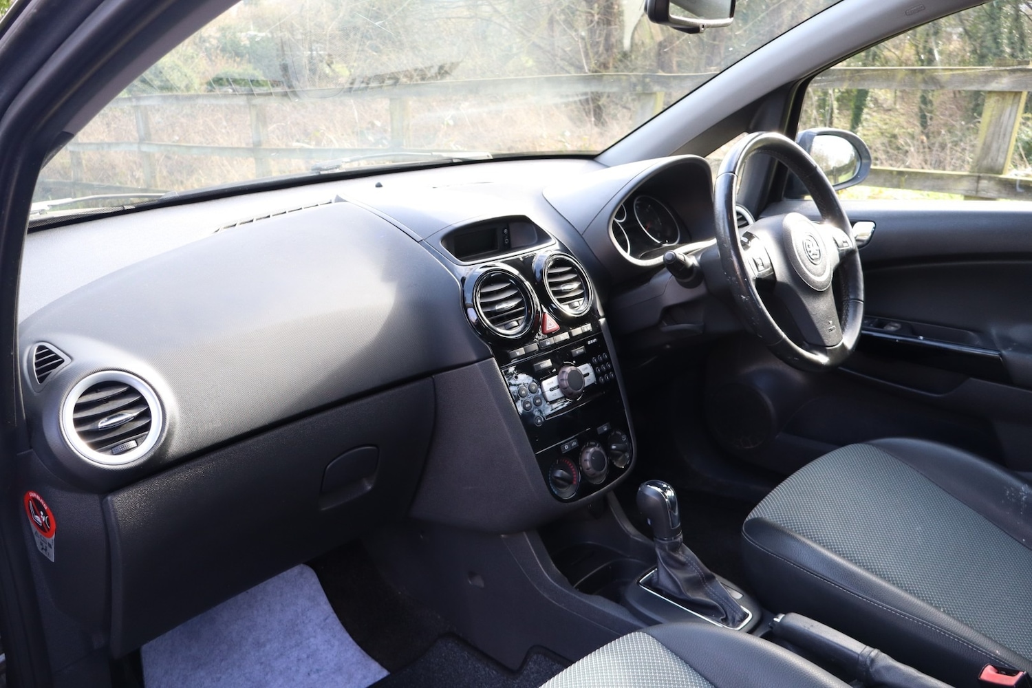 Used Vauxhall Corsa 2010 for sale - 77650030: Photo 18