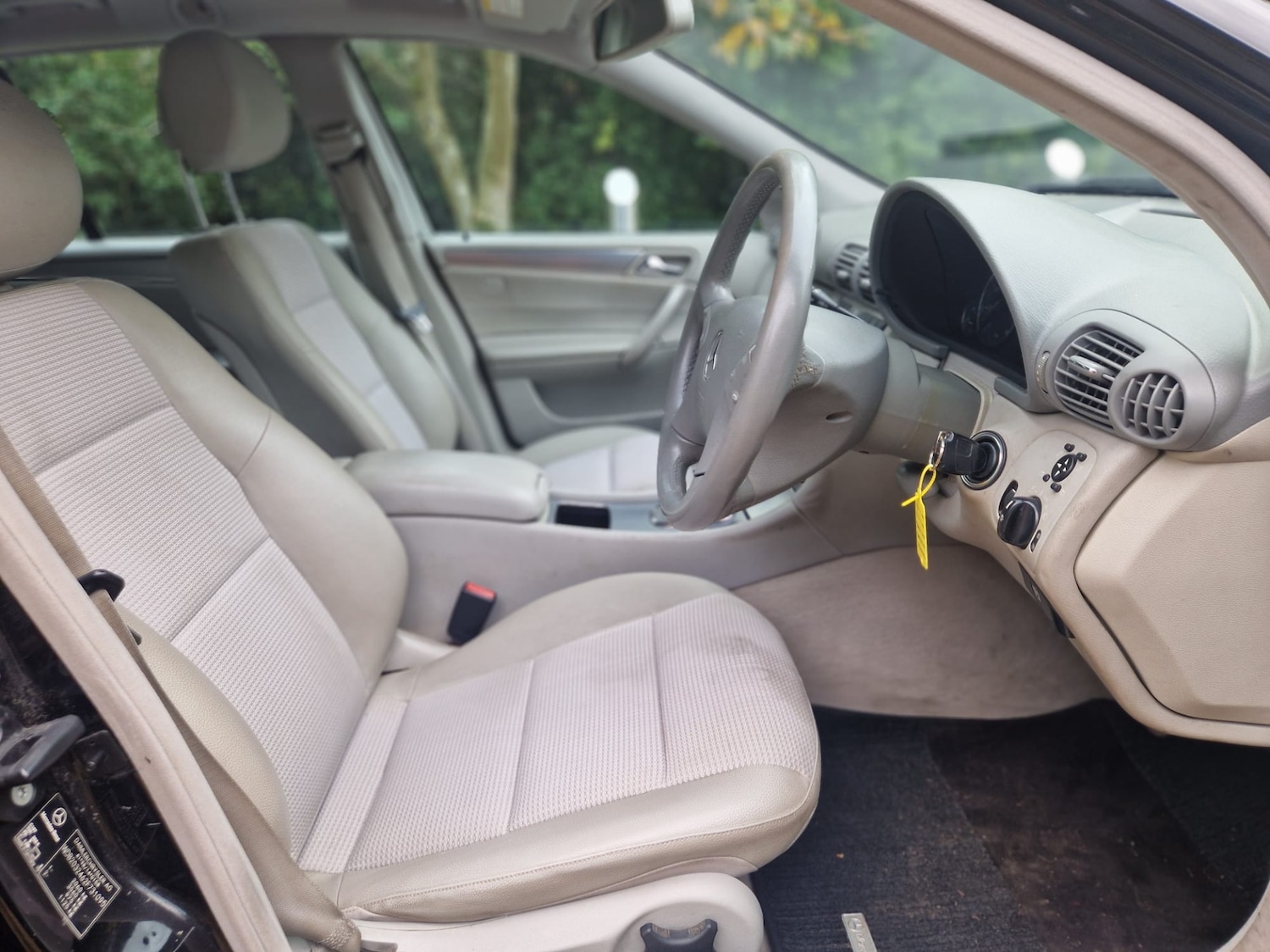 Used Mercedes-Benz C Class 2005 for sale - 76611704: Photo 11