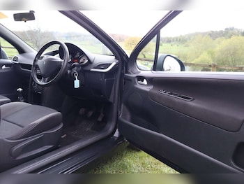 Used Peugeot 207 2011 for sale - 78225887: Photo
