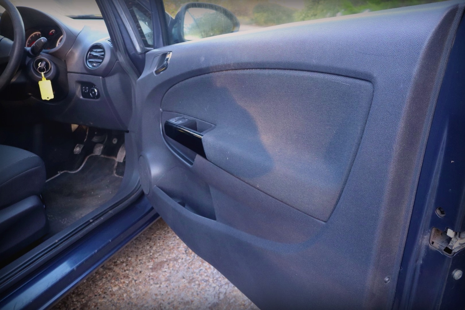 Used Vauxhall Corsa 2011 for sale - 77104704: Photo 30