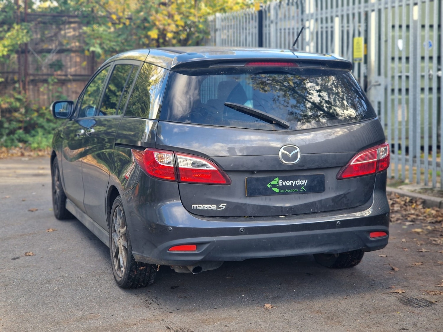 Used Mazda Mazda5 2015 for sale - 76365261: Photo 11