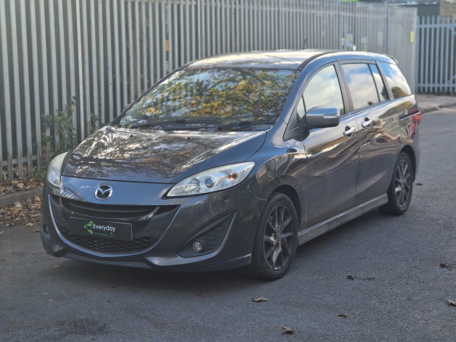 Used Mazda Mazda5 2015 for sale - 76365261: Photo 4