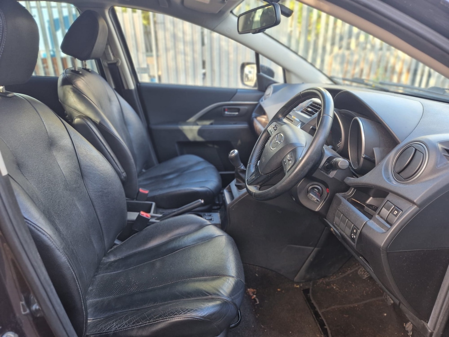 Used Mazda Mazda5 2015 for sale - 76365261: Photo 6