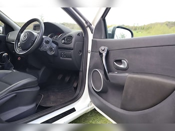 Used Renault Clio 2013 for sale - 78272755: Photo