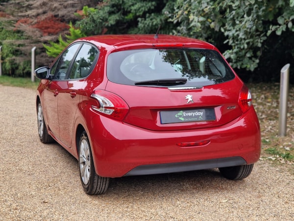 Used Peugeot 208 2013 for sale - 76273098: Photo 19