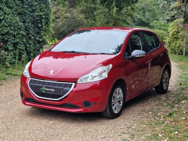 Used Peugeot 208 2013 for sale - 76273098: Photo 8