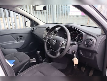 Used Dacia Sandero 2017 for sale - 78315850: Photo