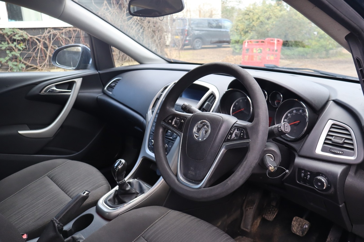 Used Vauxhall Astra 2010 for sale - 77234060: Photo 3