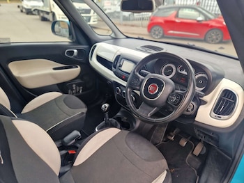 Used Fiat 500L 2016 for sale - 78738740: Photo
