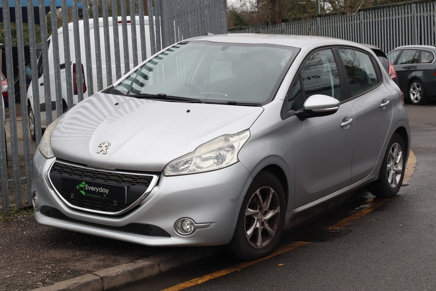 Used Peugeot 208 2013 for sale - 77629856: Photo 11