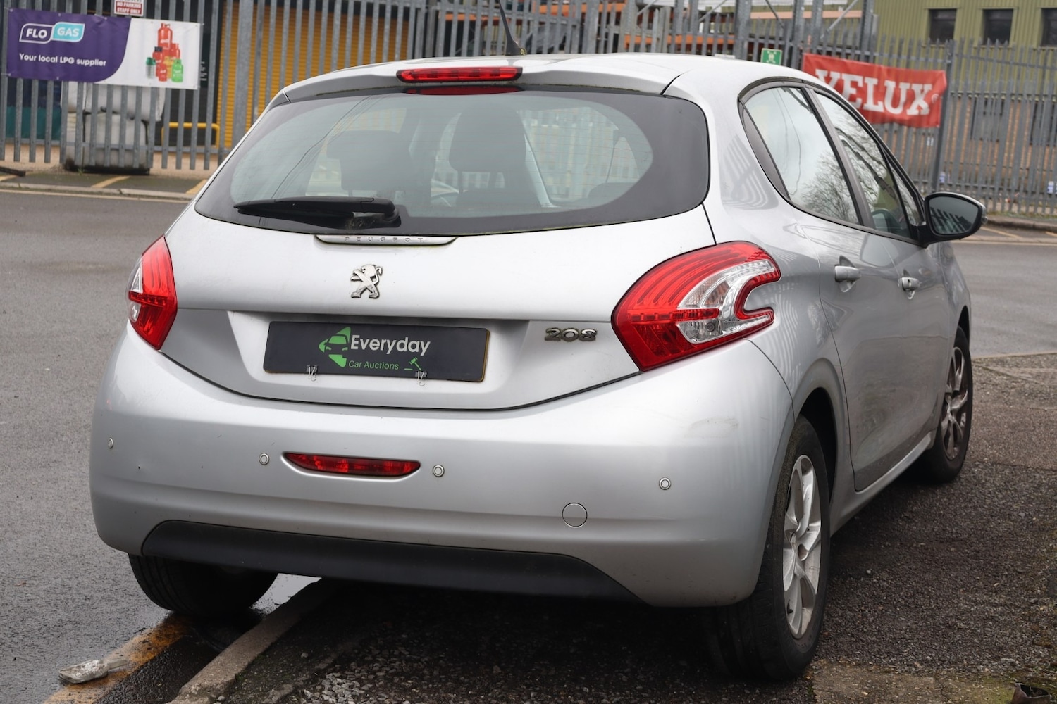 Used Peugeot 208 2013 for sale - 77629856: Photo 12