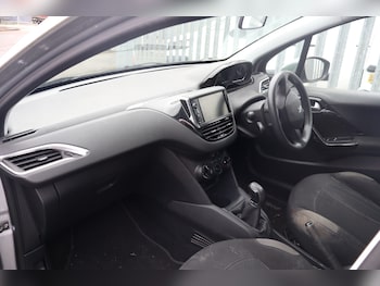 Used Peugeot 208 2013 for sale - 77629856: Photo