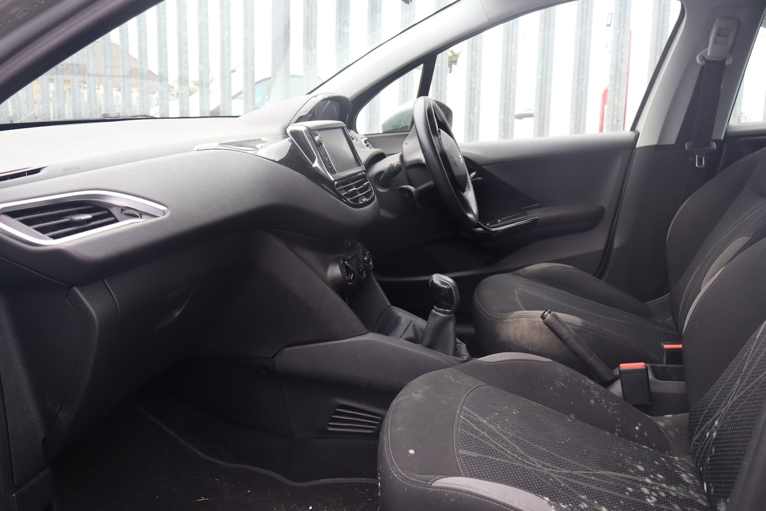 Used Peugeot 208 2013 for sale - 77629856: Photo 6