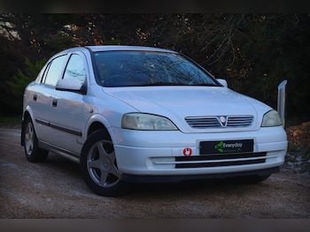 2002 (51) - 1.6i Envoy 5dr