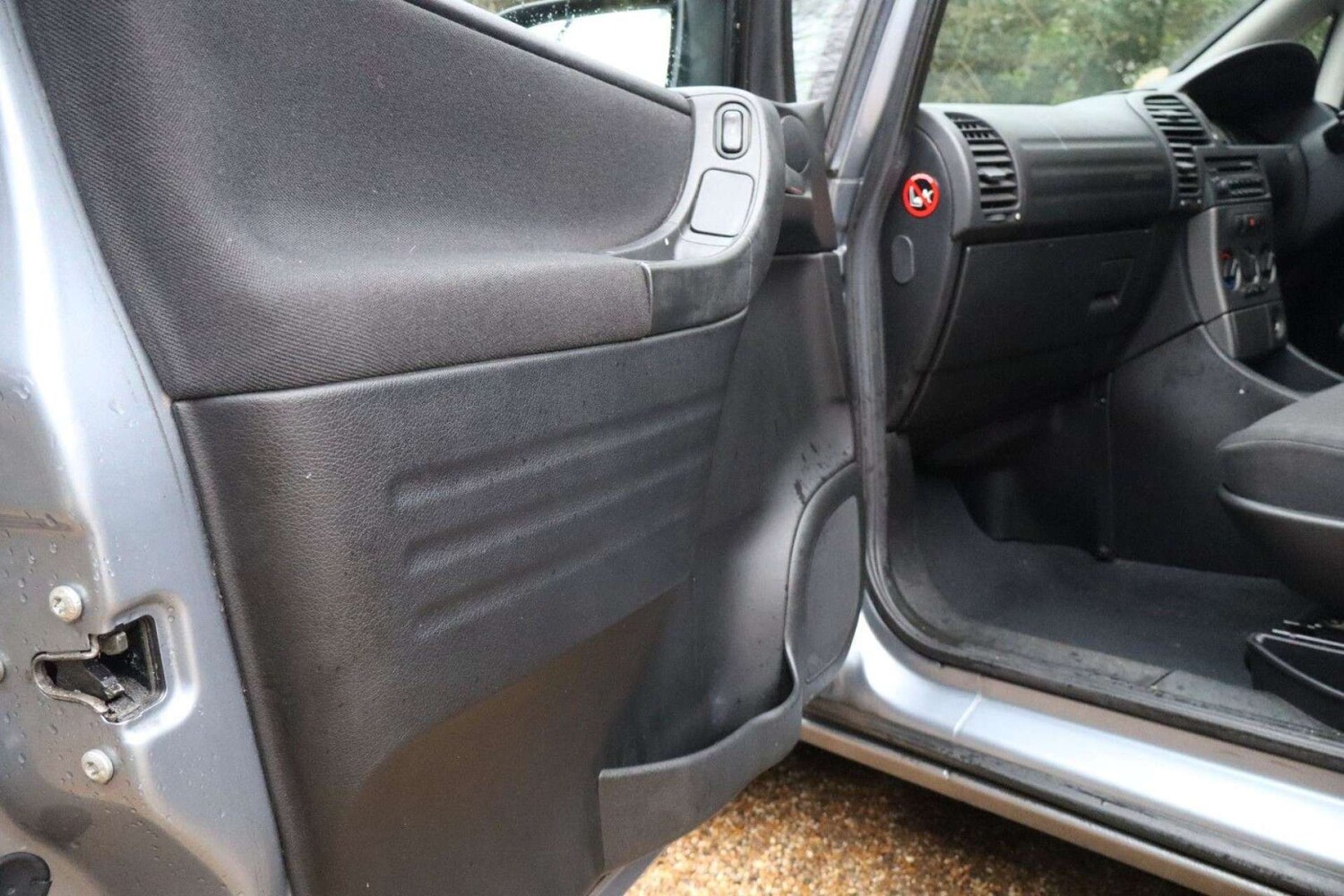 Used Vauxhall Zafira 2004 for sale - 77910136: Photo 26