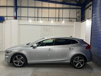 Used Volvo V40 2014 for sale - 75719641: Photo