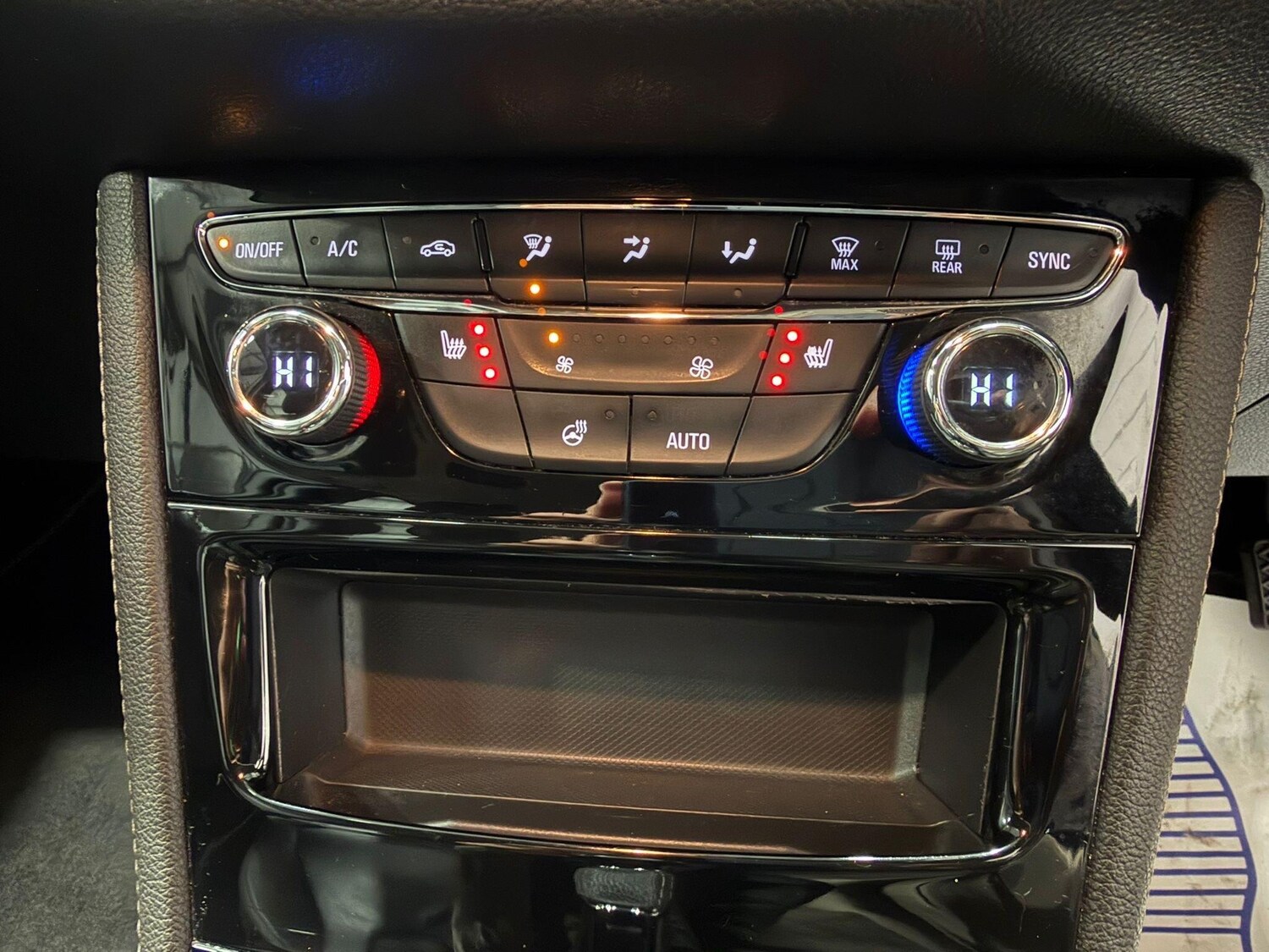 Used Vauxhall Astra for sale - 78148094: Photo 32