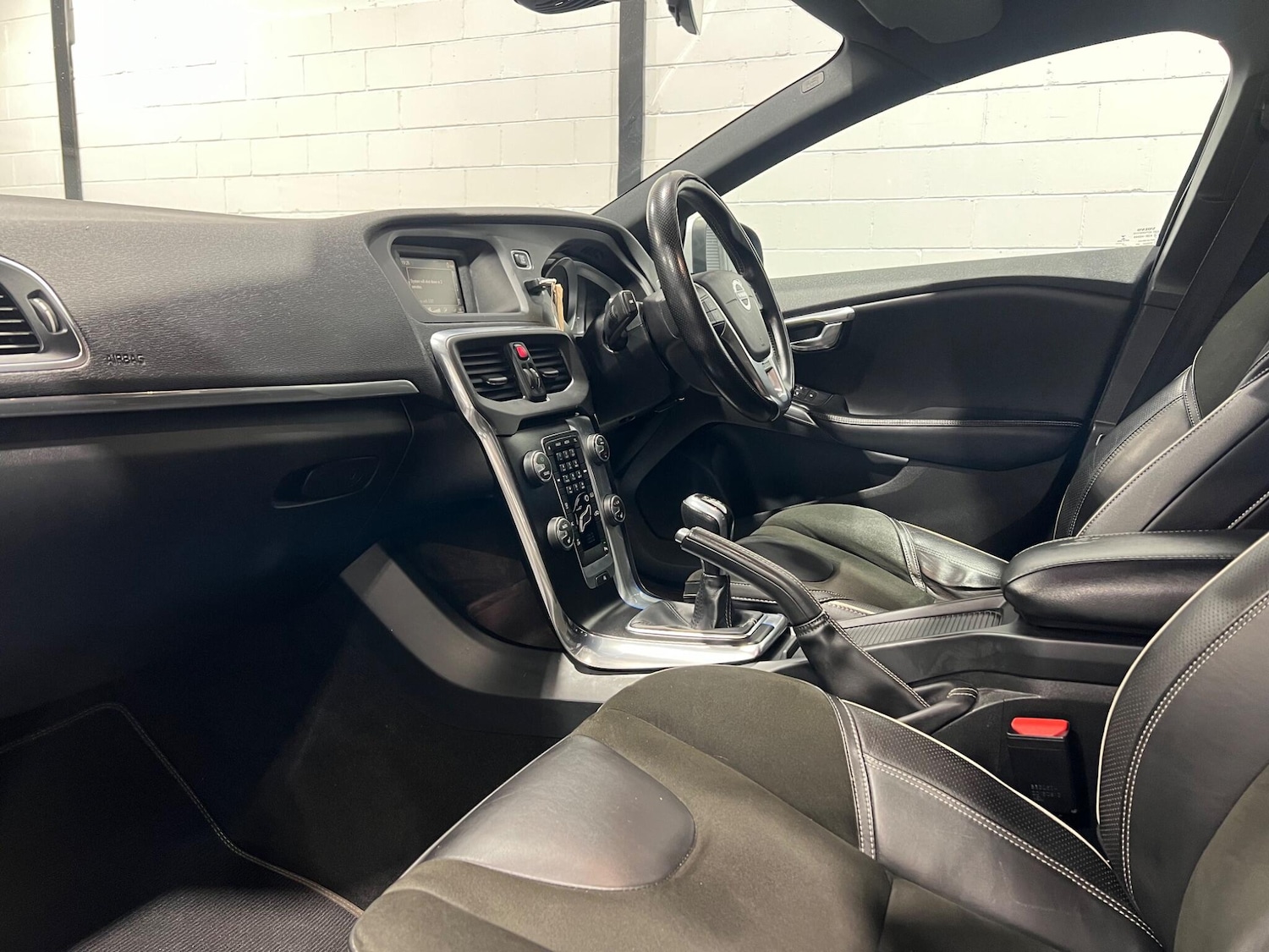 Used Volvo V40 2015 for sale - 76336497: Photo 12