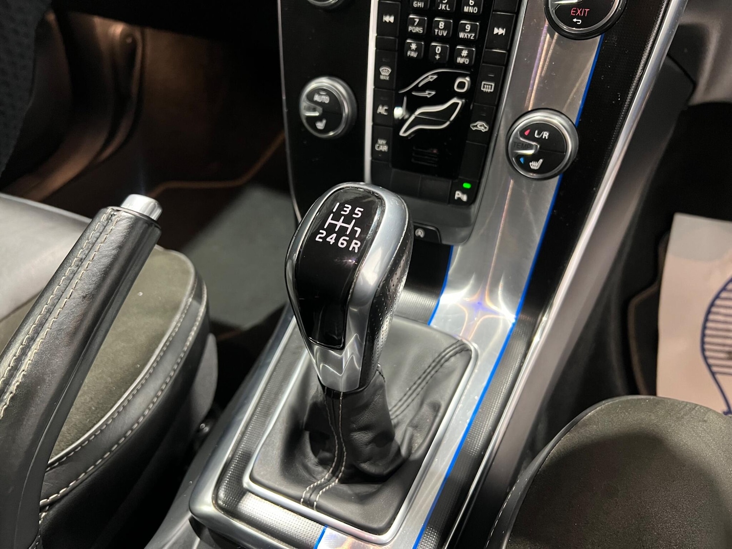 Used Volvo V40 2015 for sale - 76336497: Photo 13