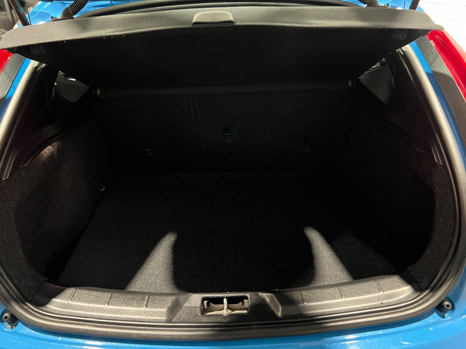 Used Volvo V40 2015 for sale - 76336497: Photo 26