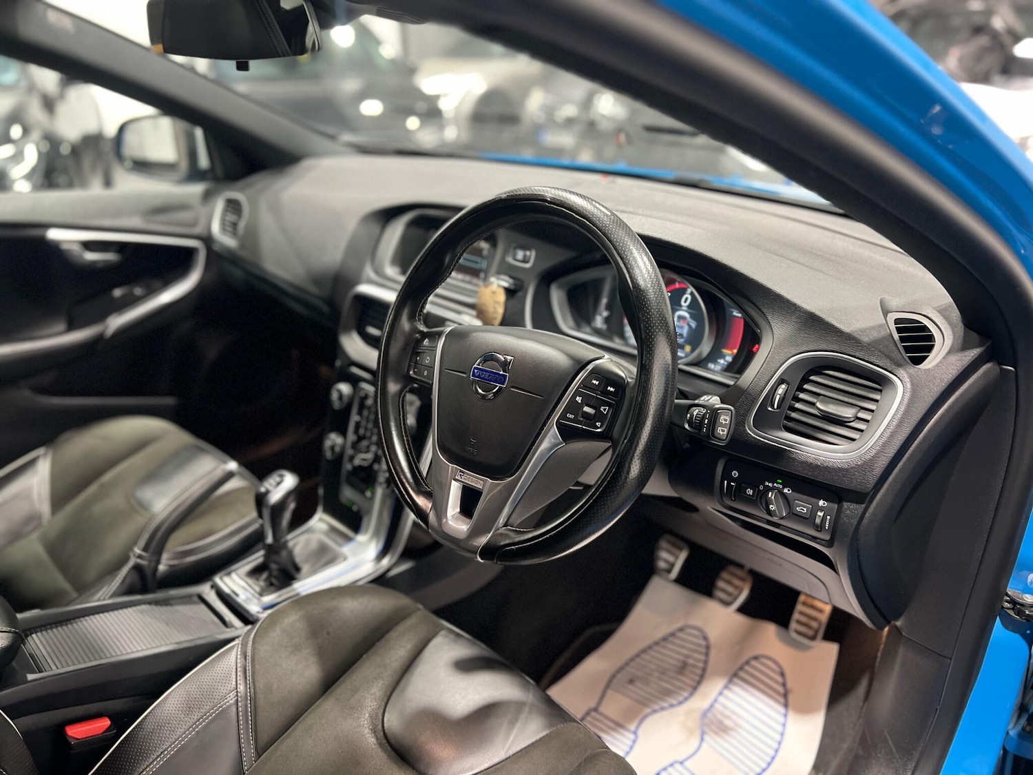 Used Volvo V40 2015 for sale - 76336497: Photo 29