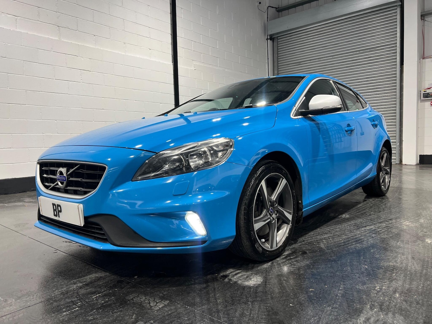 Used Volvo V40 2015 for sale - 76336497: Photo 3