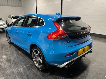 Used Volvo V40 2015 for sale - 76336497: Photo
