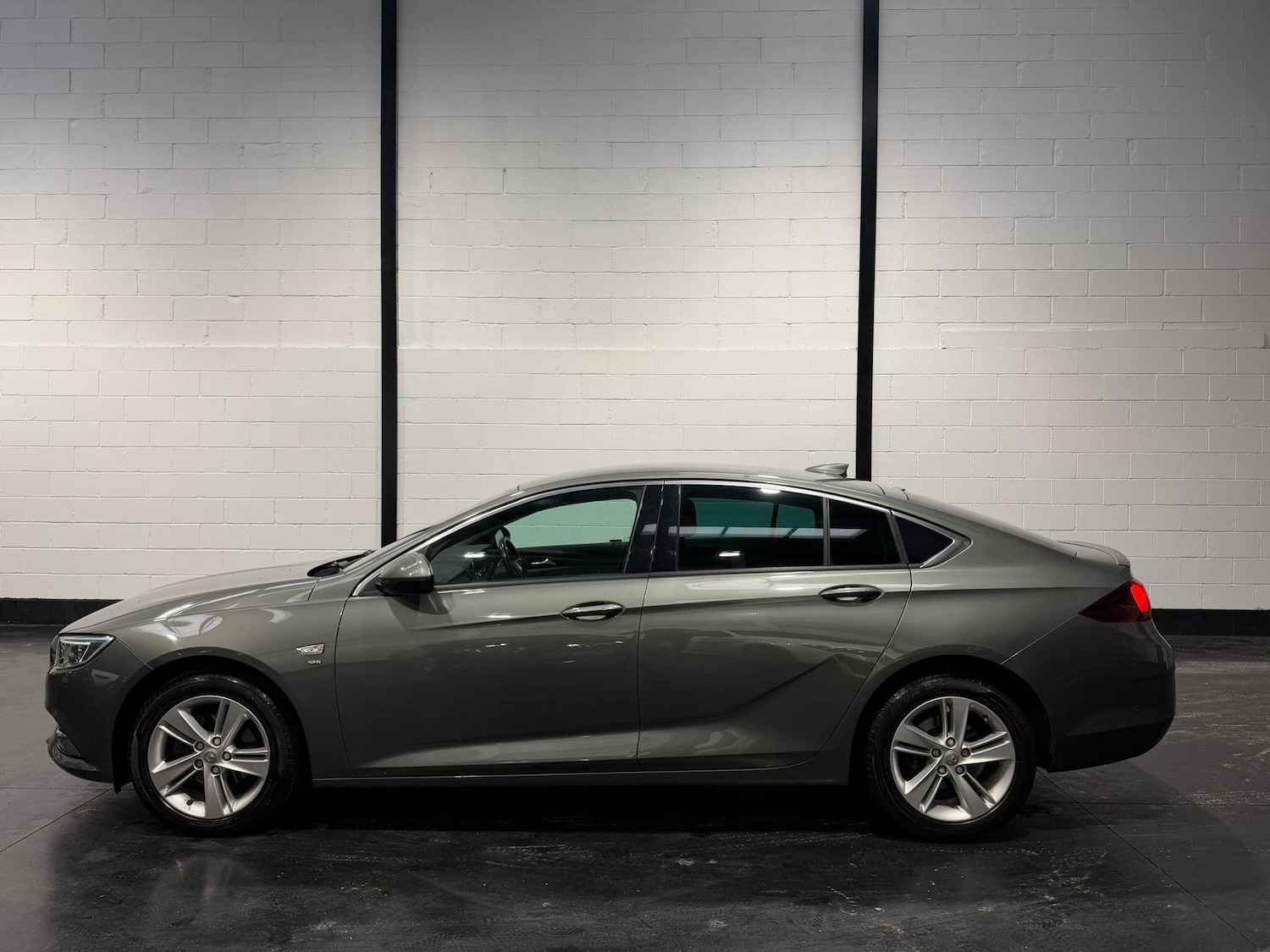 Used Vauxhall Insignia 2017 for sale - 77440065: Photo 8
