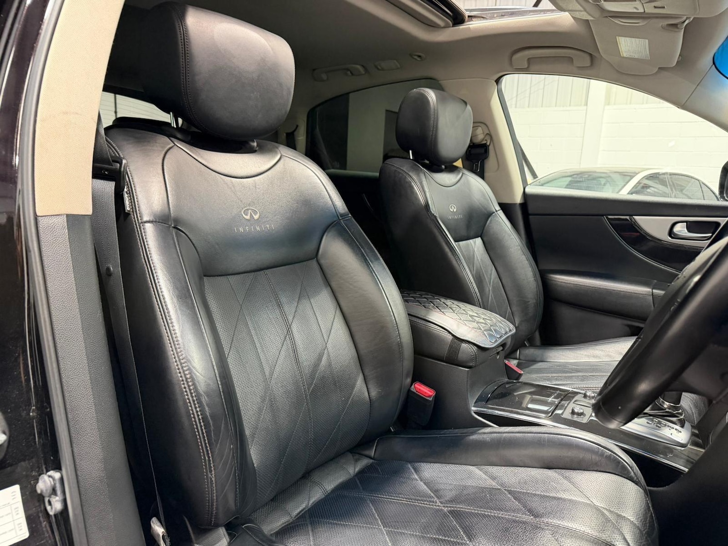 Used Infiniti QX70 2014 for sale - 77993782: Photo 15