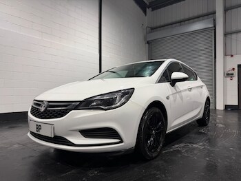Used Vauxhall Astra 2017 for sale - 77441110: Photo