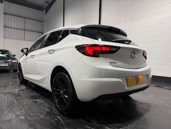 Used Vauxhall Astra 2017 for sale - 77441110: Photo