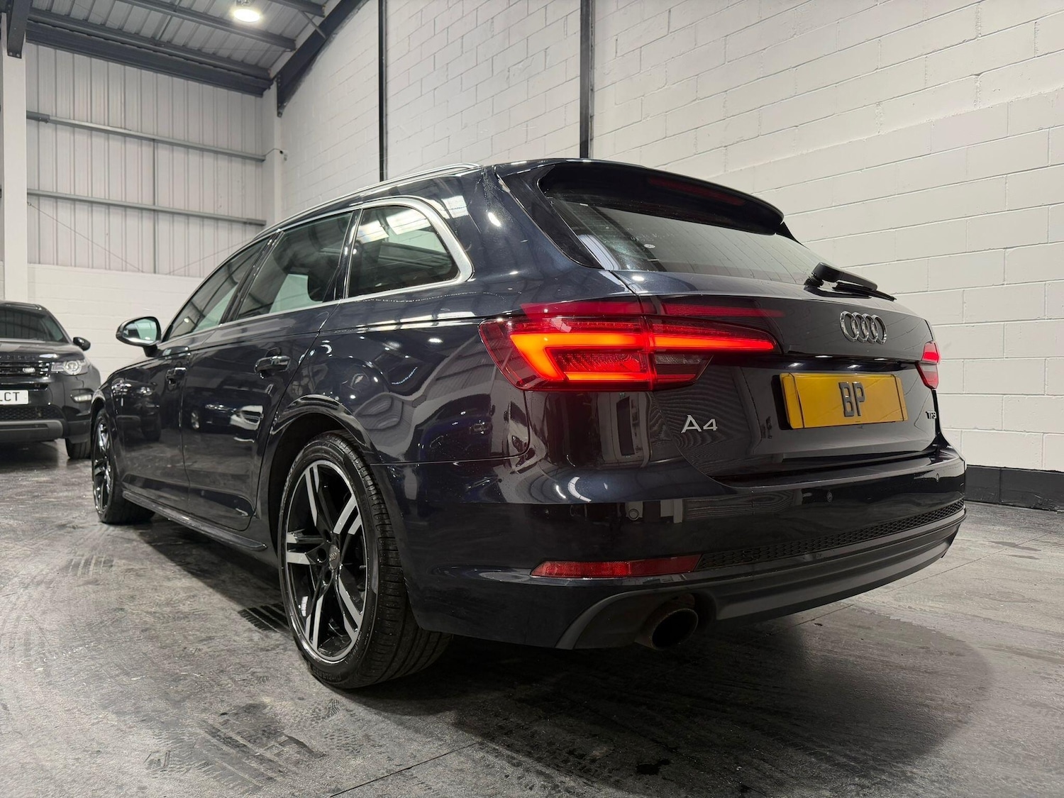 Used Audi A4 2018 for sale - 77925393: Photo 4