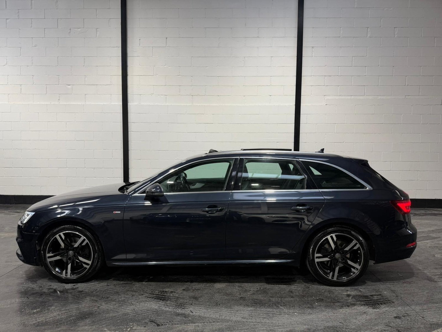 Used Audi A4 2018 for sale - 77925393: Photo 9