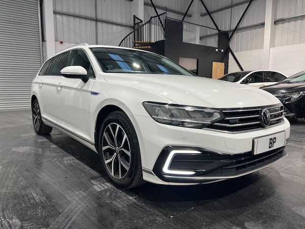 Used Volkswagen Passat 2020 for sale - 76152514: Photo 1