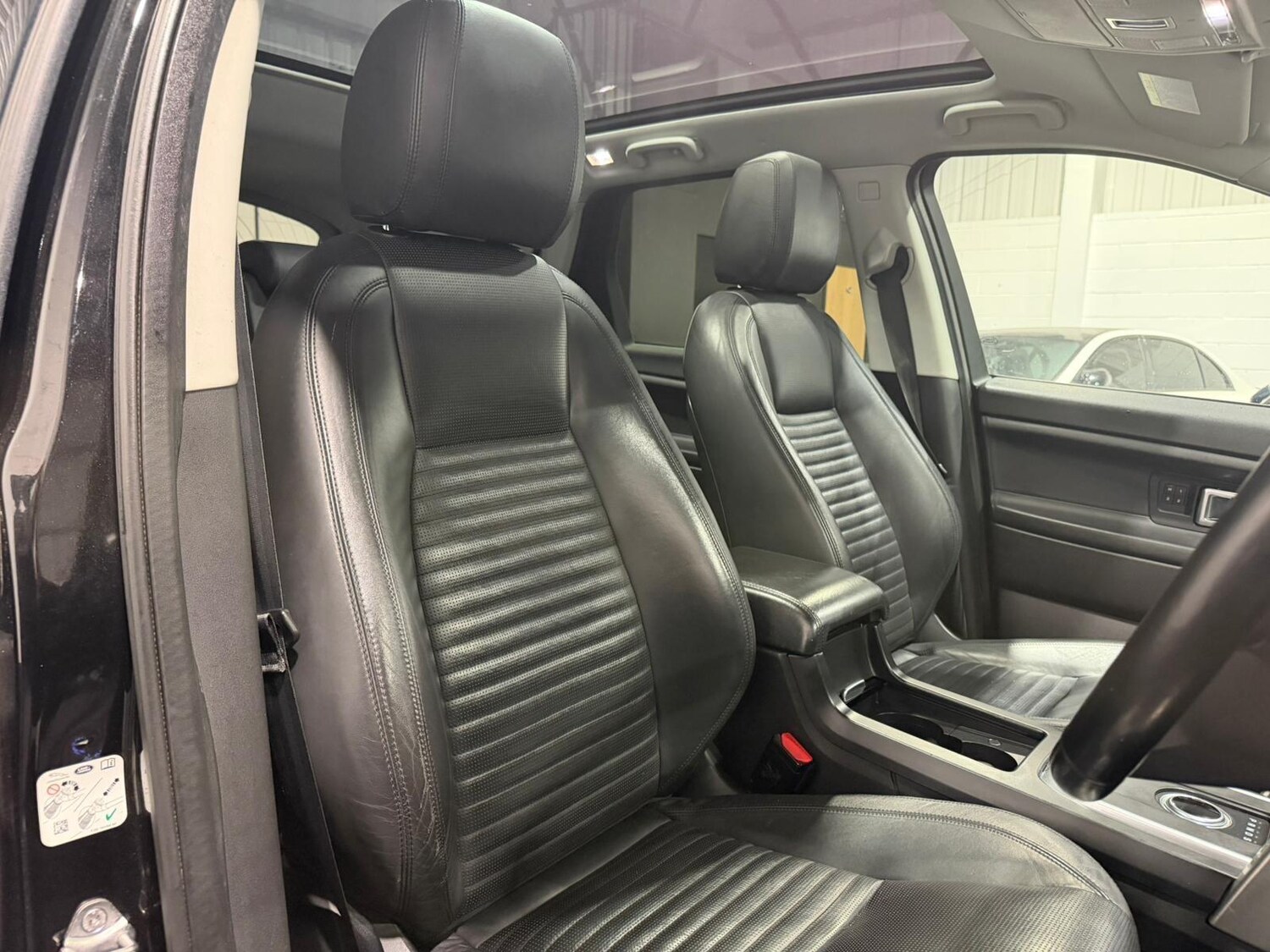 Used Land Rover Discovery Sport 2016 for sale - 77400426: Photo 25