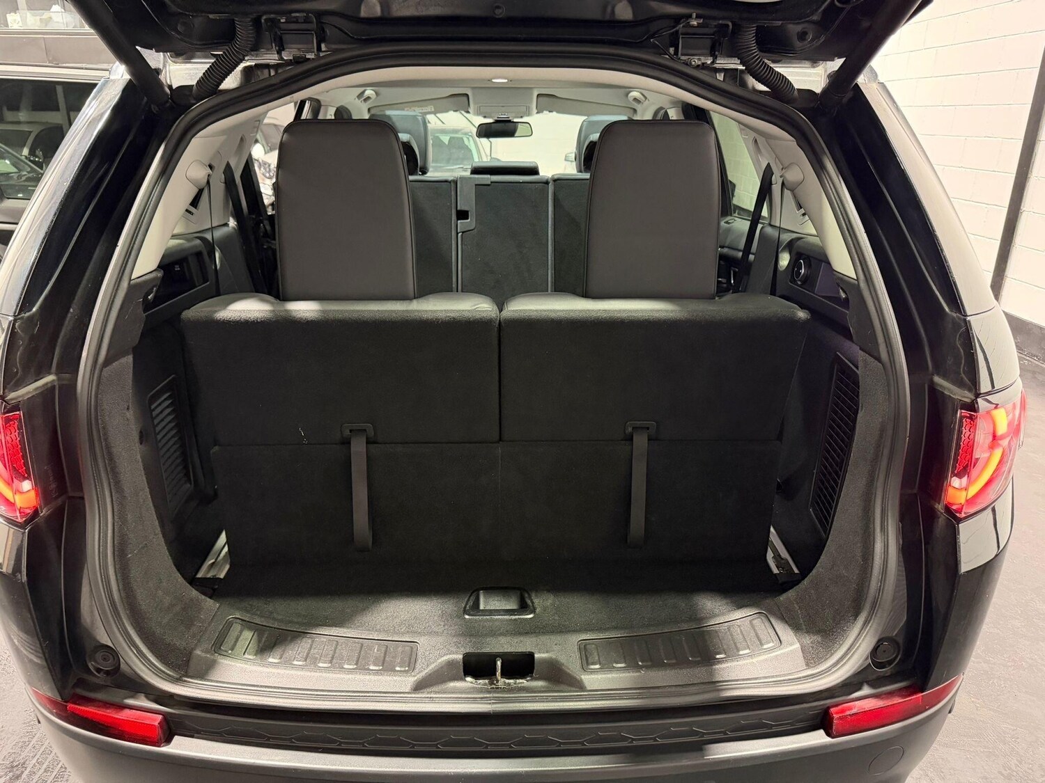 Used Land Rover Discovery Sport 2016 for sale - 77400426: Photo 65