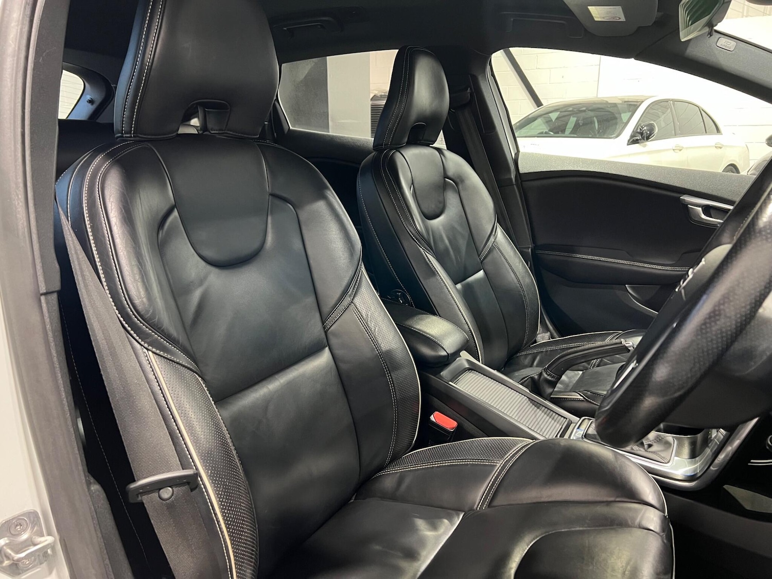 Used Volvo V40 2016 for sale - 76988567: Photo 13