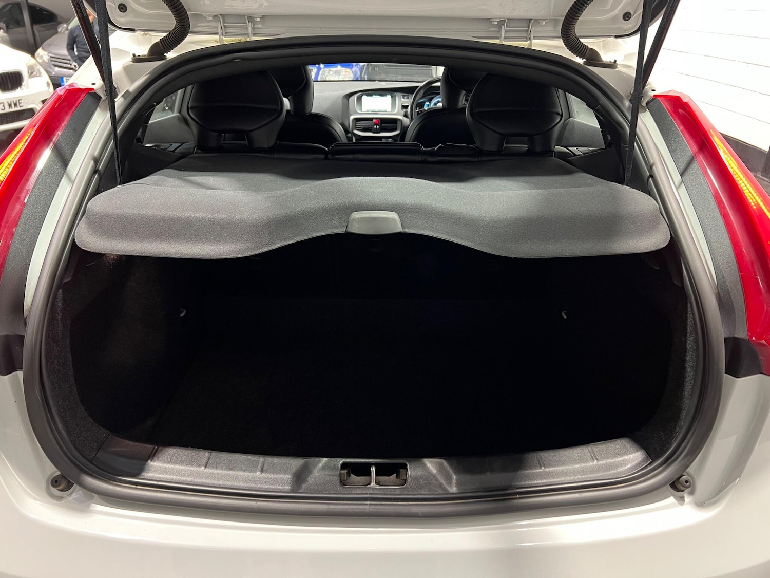 Used Volvo V40 2016 for sale - 76988567: Photo 25