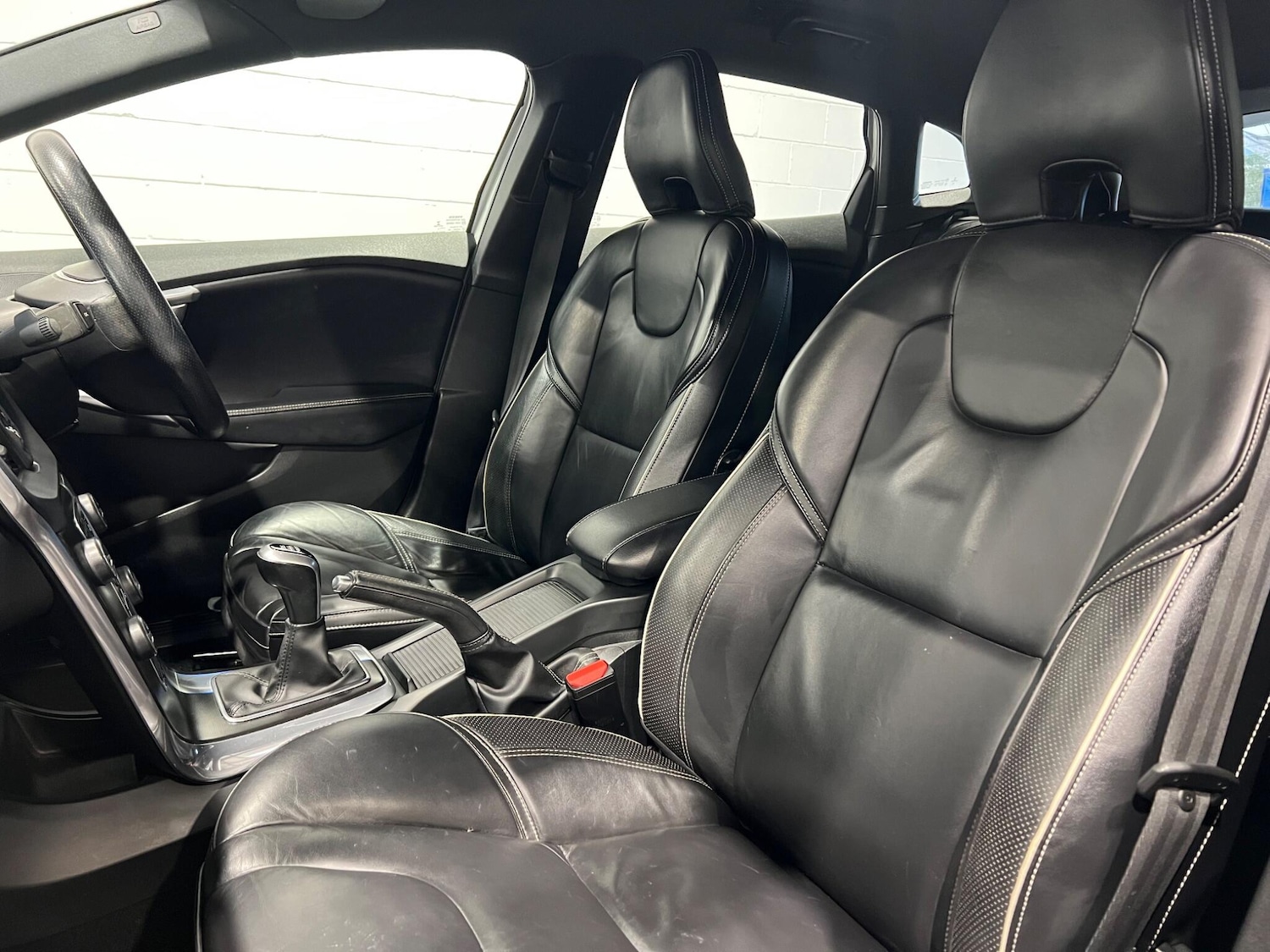 Used Volvo V40 2016 for sale - 76988567: Photo 27