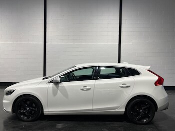 Used Volvo V40 2016 for sale - 76988567: Photo