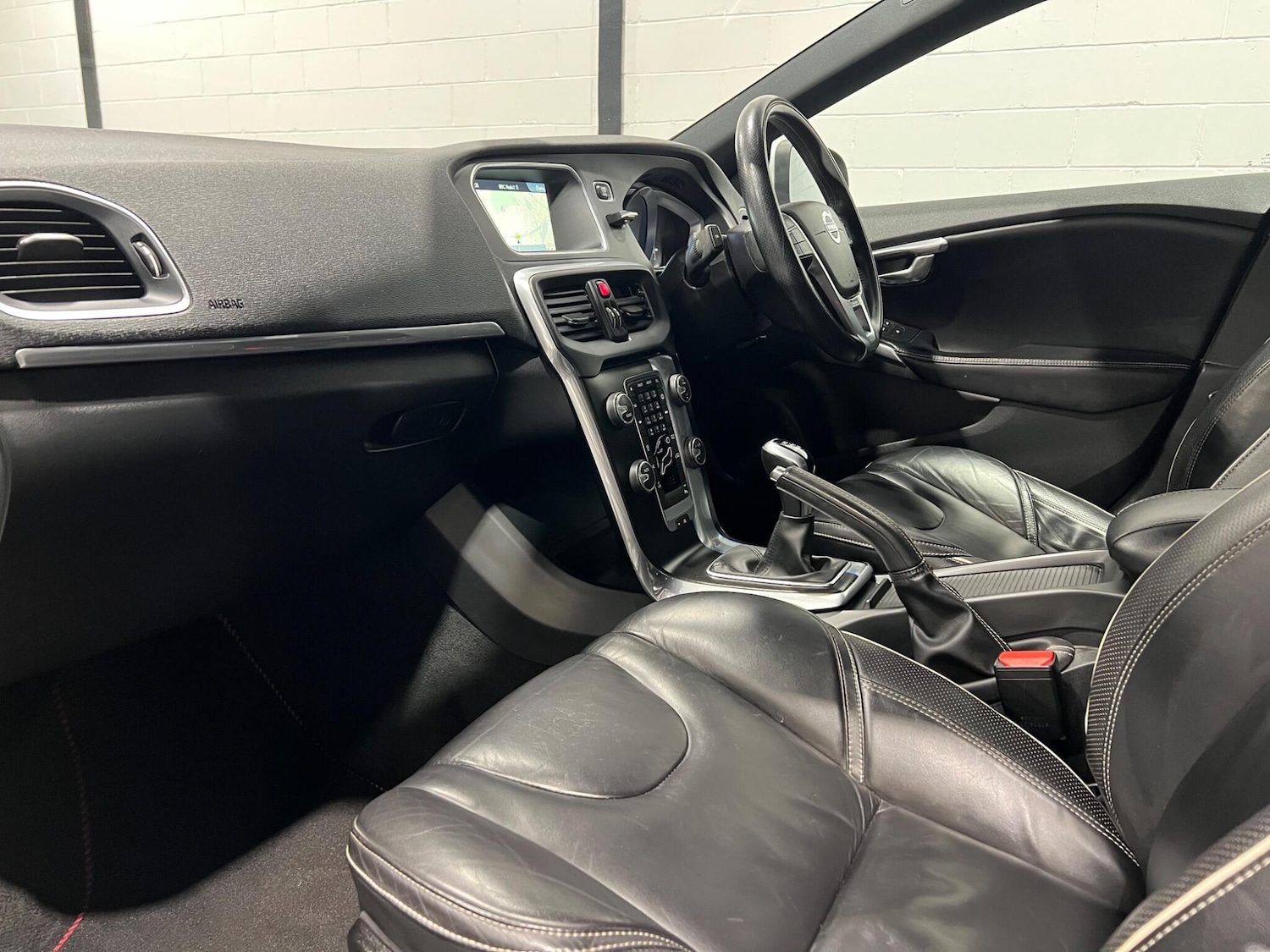 Used Volvo V40 2016 for sale - 76988567: Photo 9