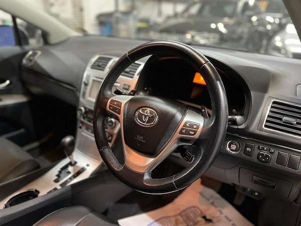 Used Toyota Avensis 2013 for sale - 74148844: Photo 37