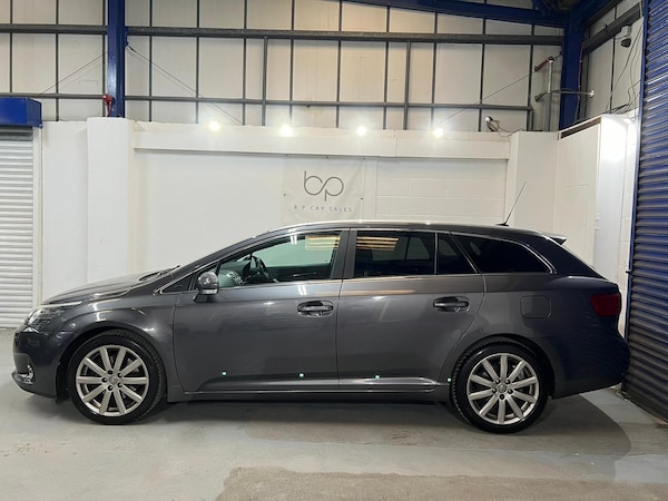 Used Toyota Avensis 2013 for sale - 74148844: Photo 4