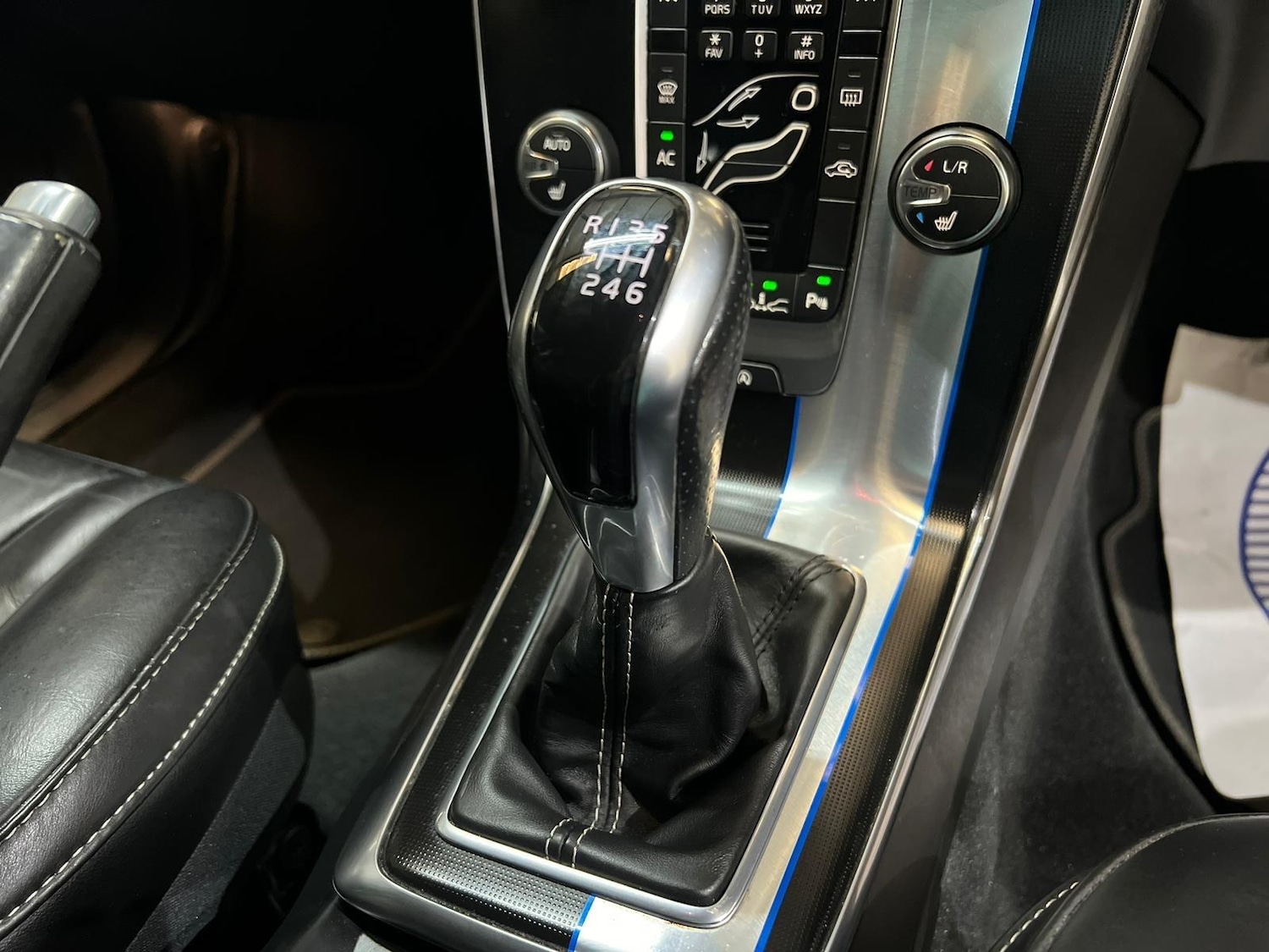 Used Volvo V40 2014 for sale - 76991421: Photo 12