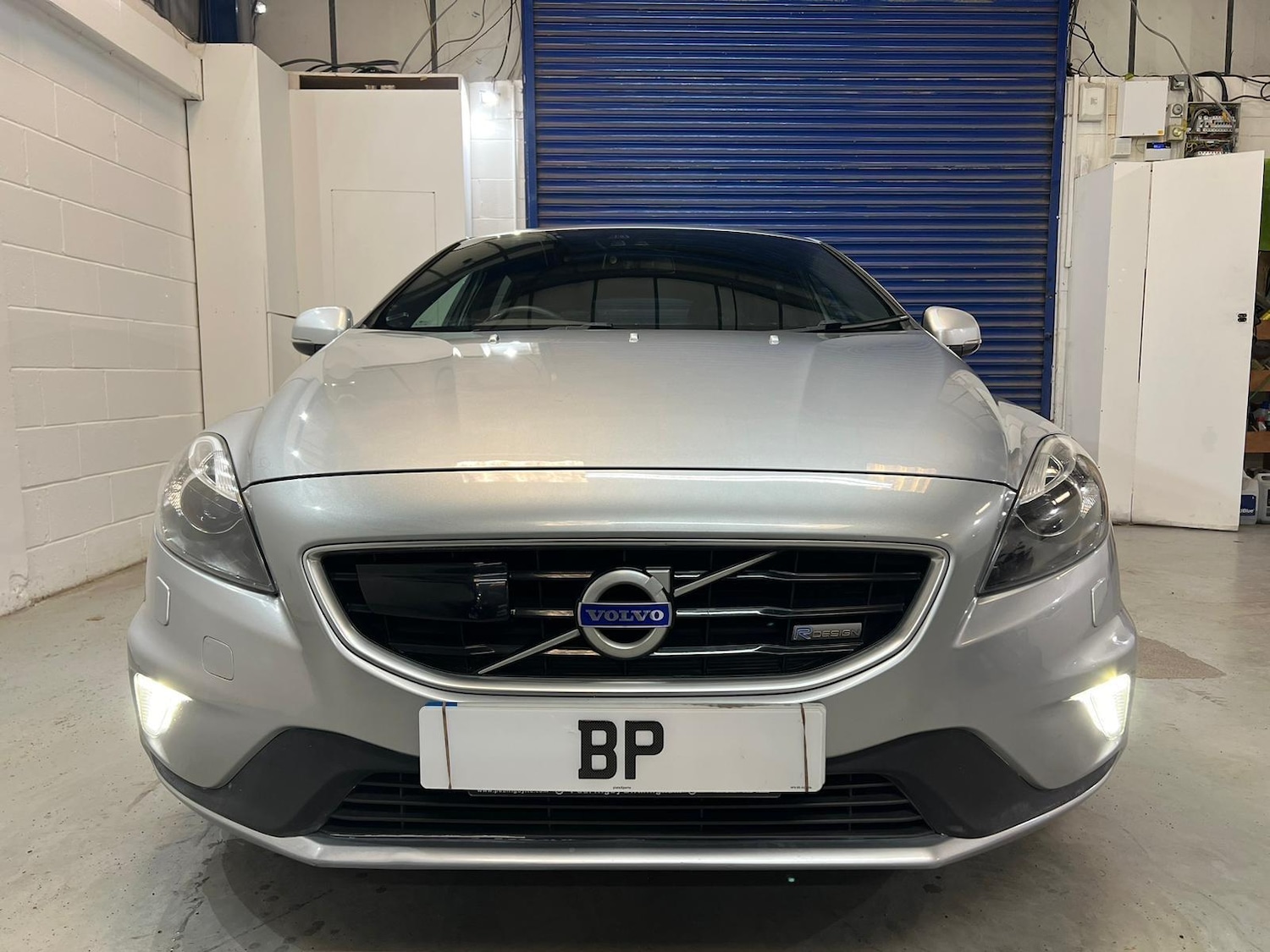 Used Volvo V40 2014 for sale - 76991421: Photo 2