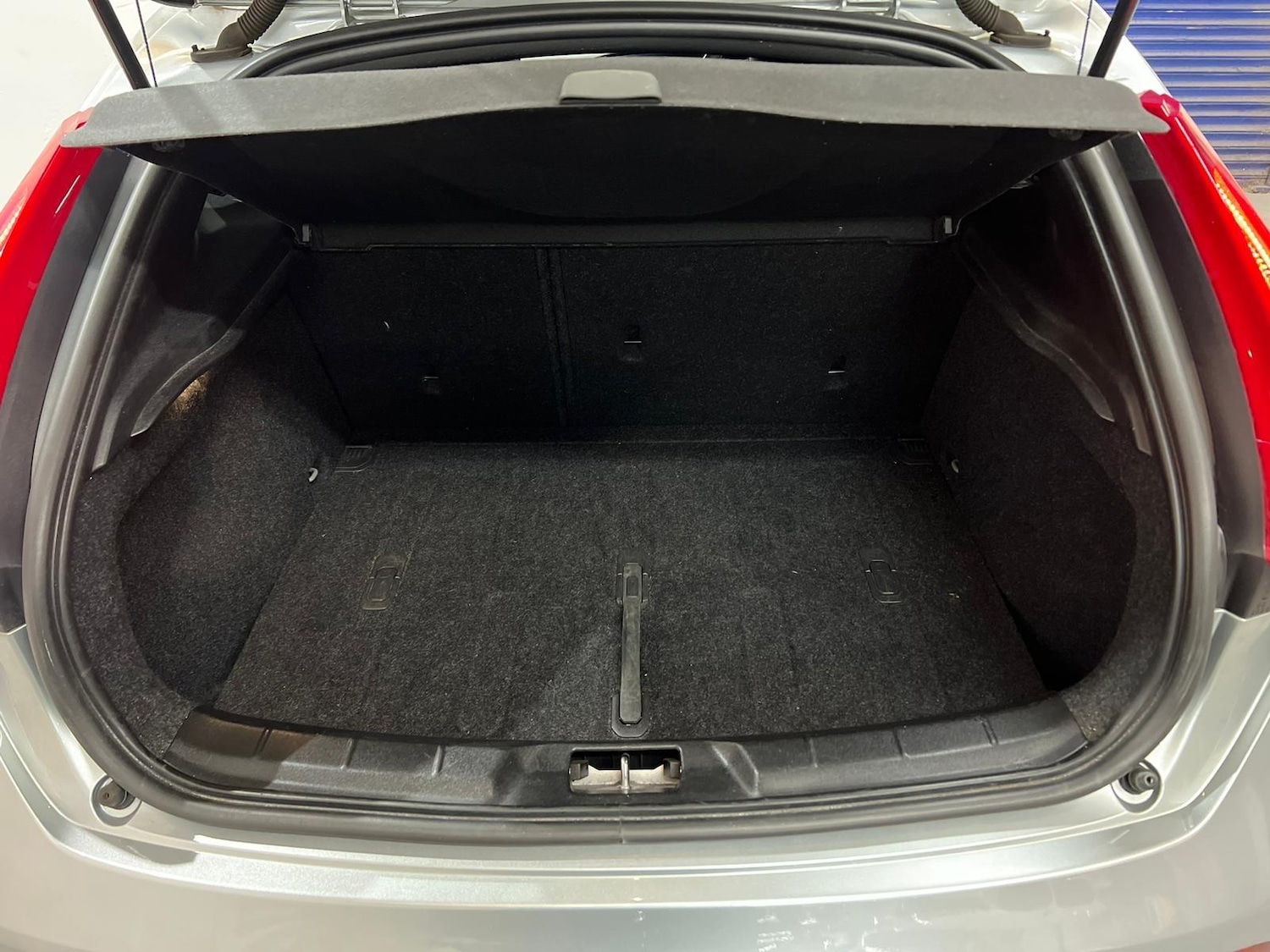 Used Volvo V40 2014 for sale - 76991421: Photo 34