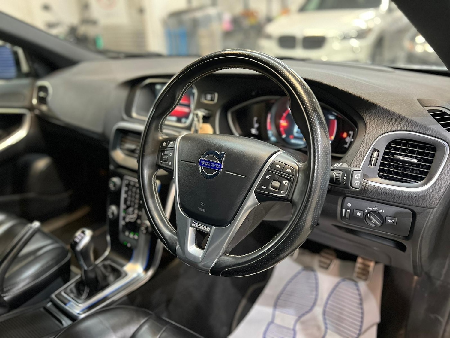 Used Volvo V40 2014 for sale - 76991421: Photo 37