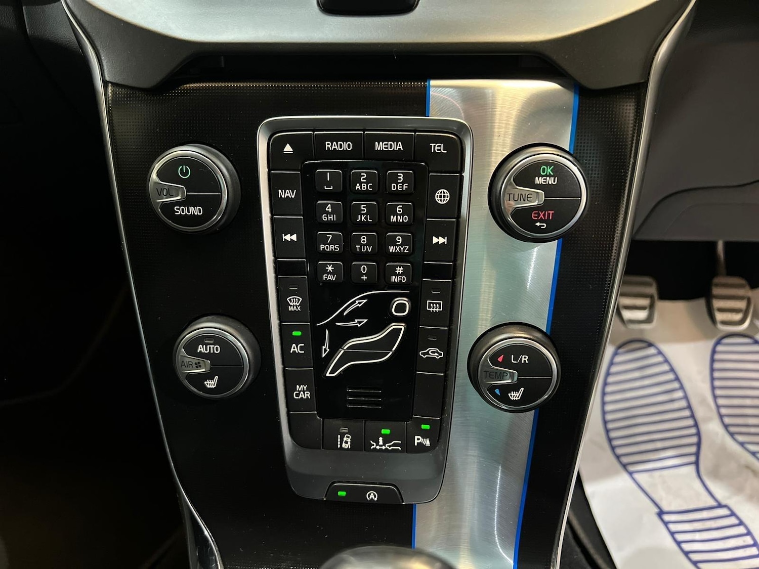 Used Volvo V40 2014 for sale - 76991421: Photo 42