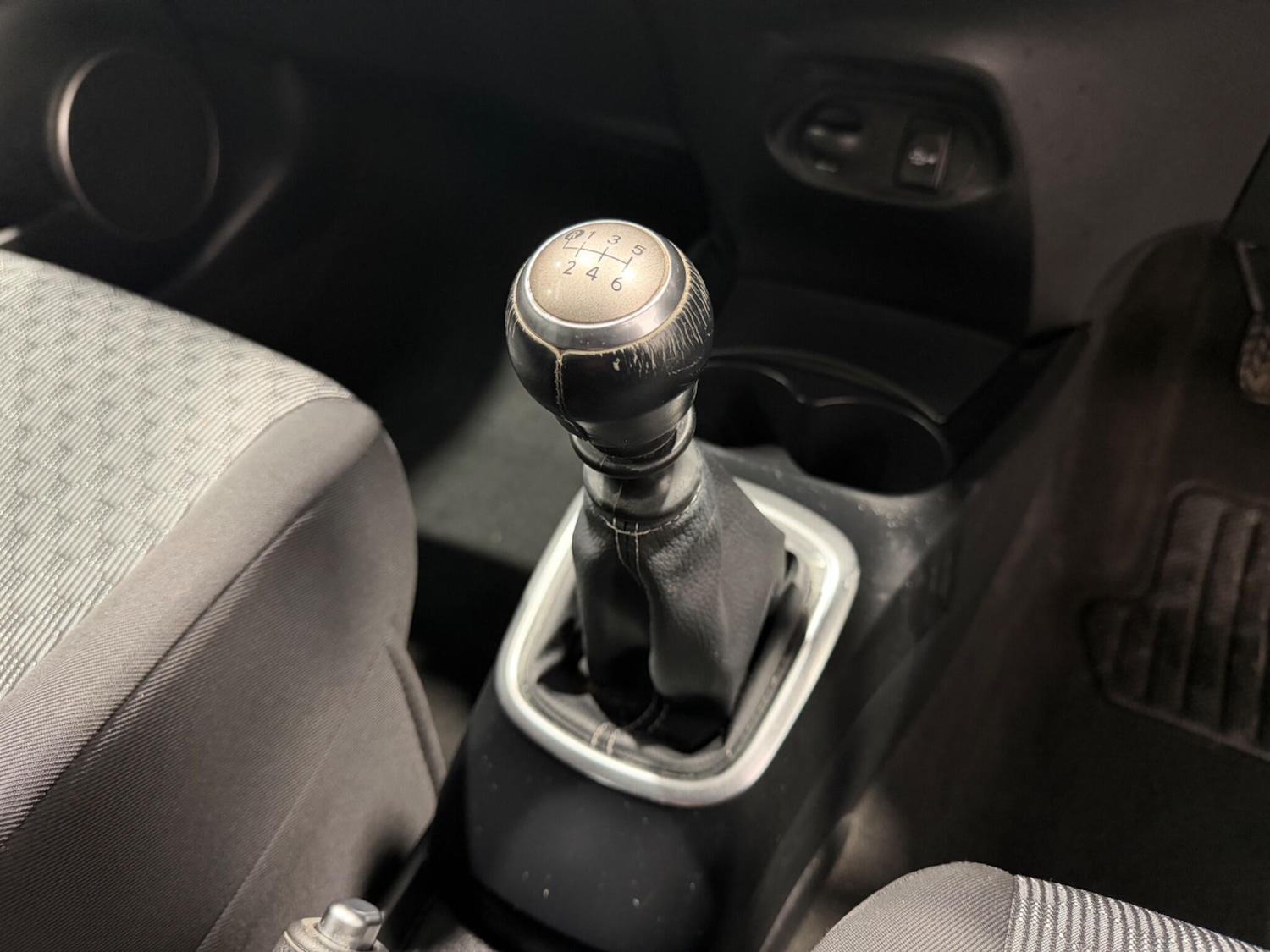 Used Toyota Yaris 2015 for sale - 77455069: Photo 14