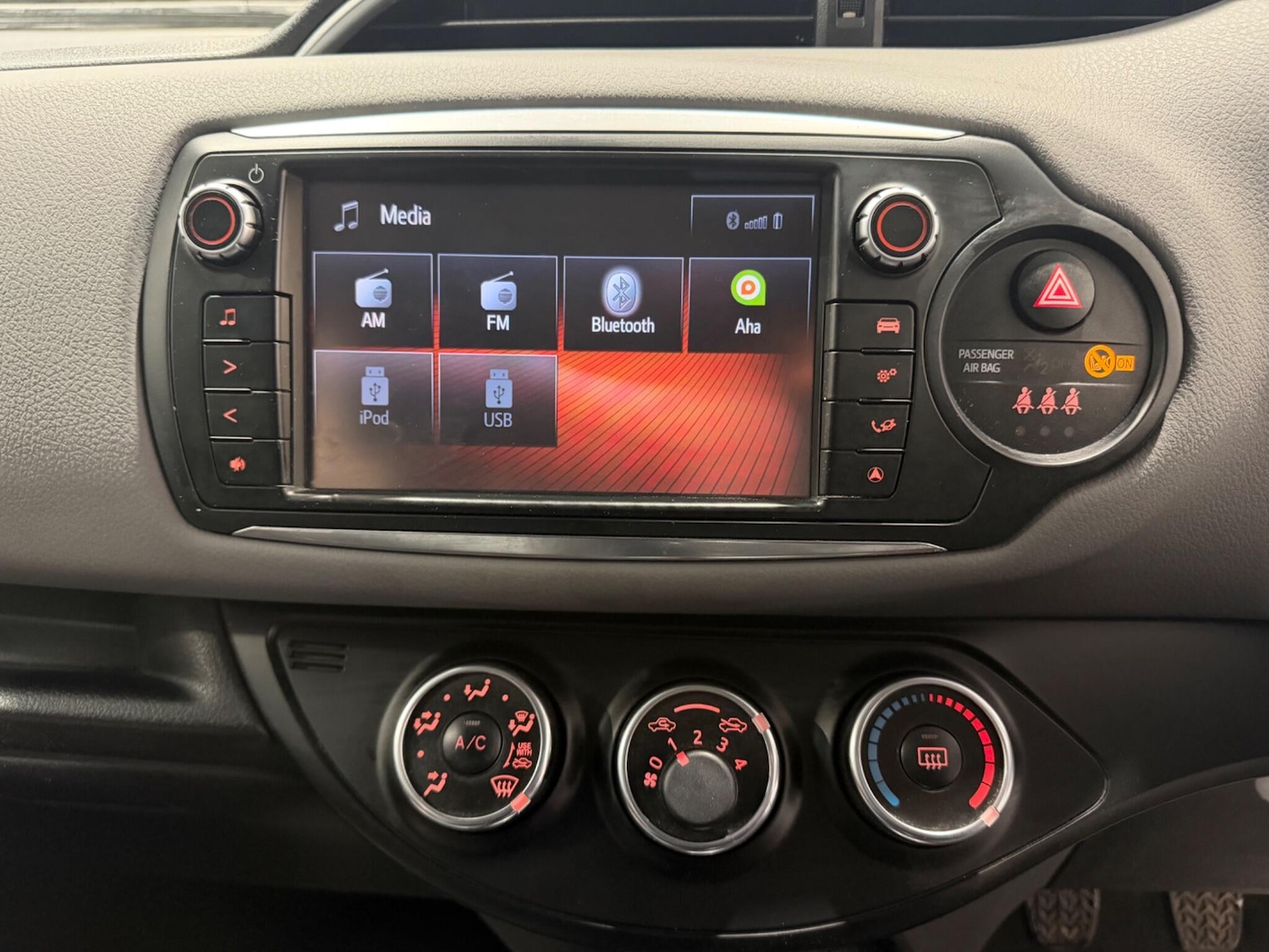 Used Toyota Yaris 2015 for sale - 77455069: Photo 28